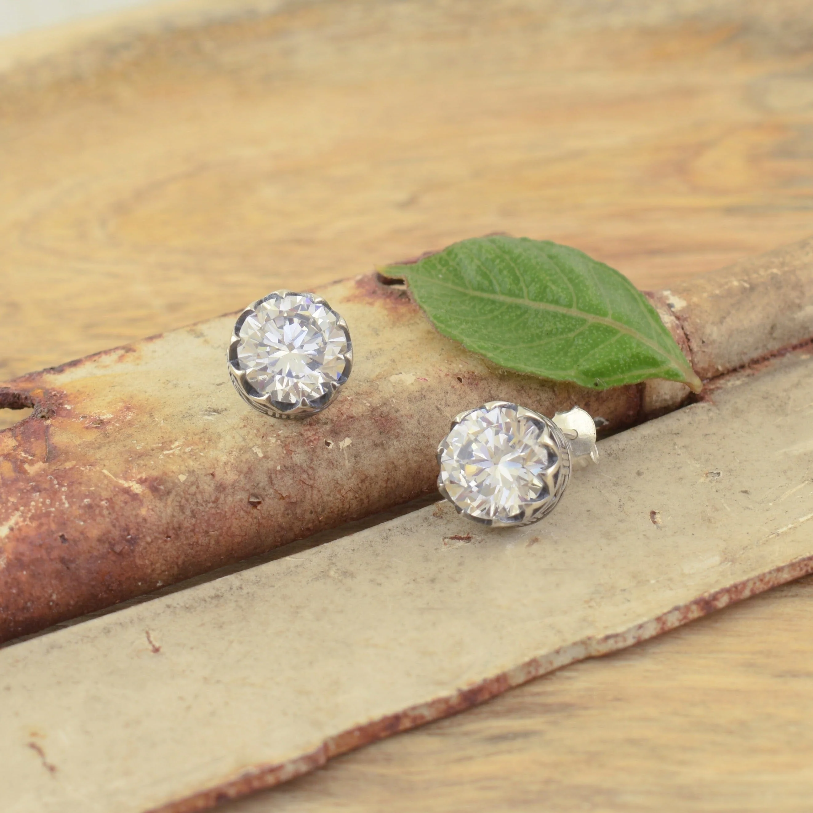 Dibs on Diadems Earrings - Image 3