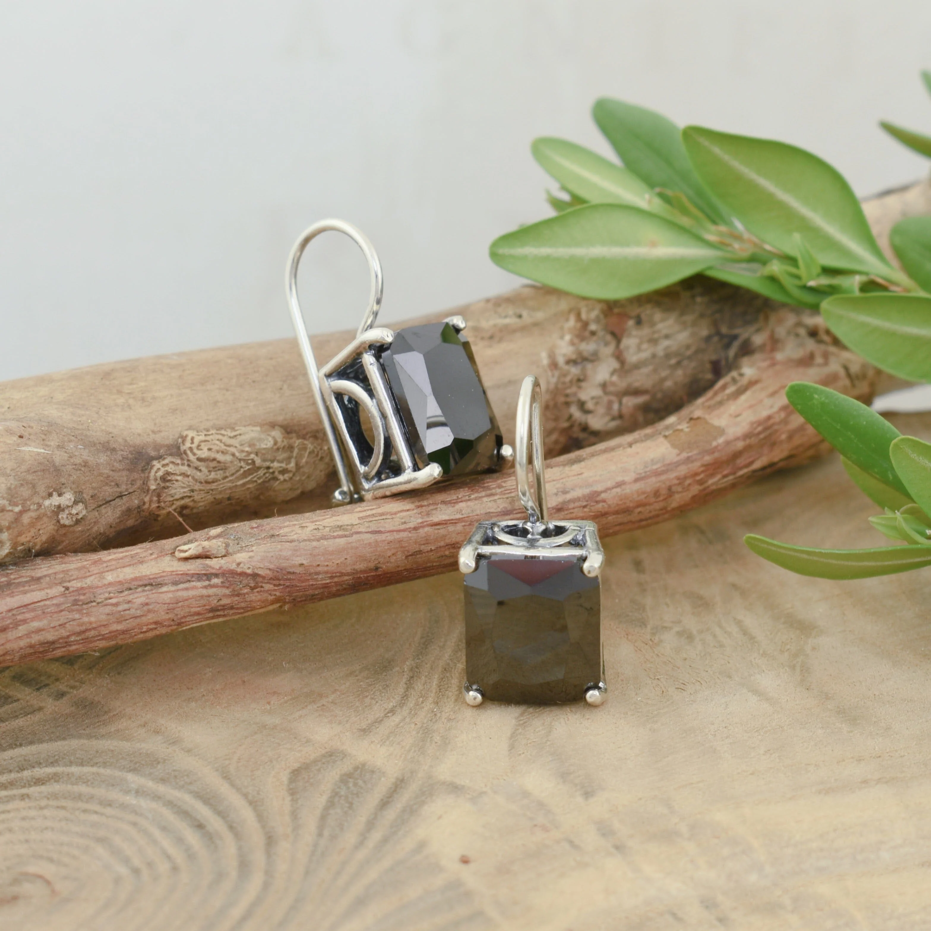 Drama Mama Earrings - Image 3