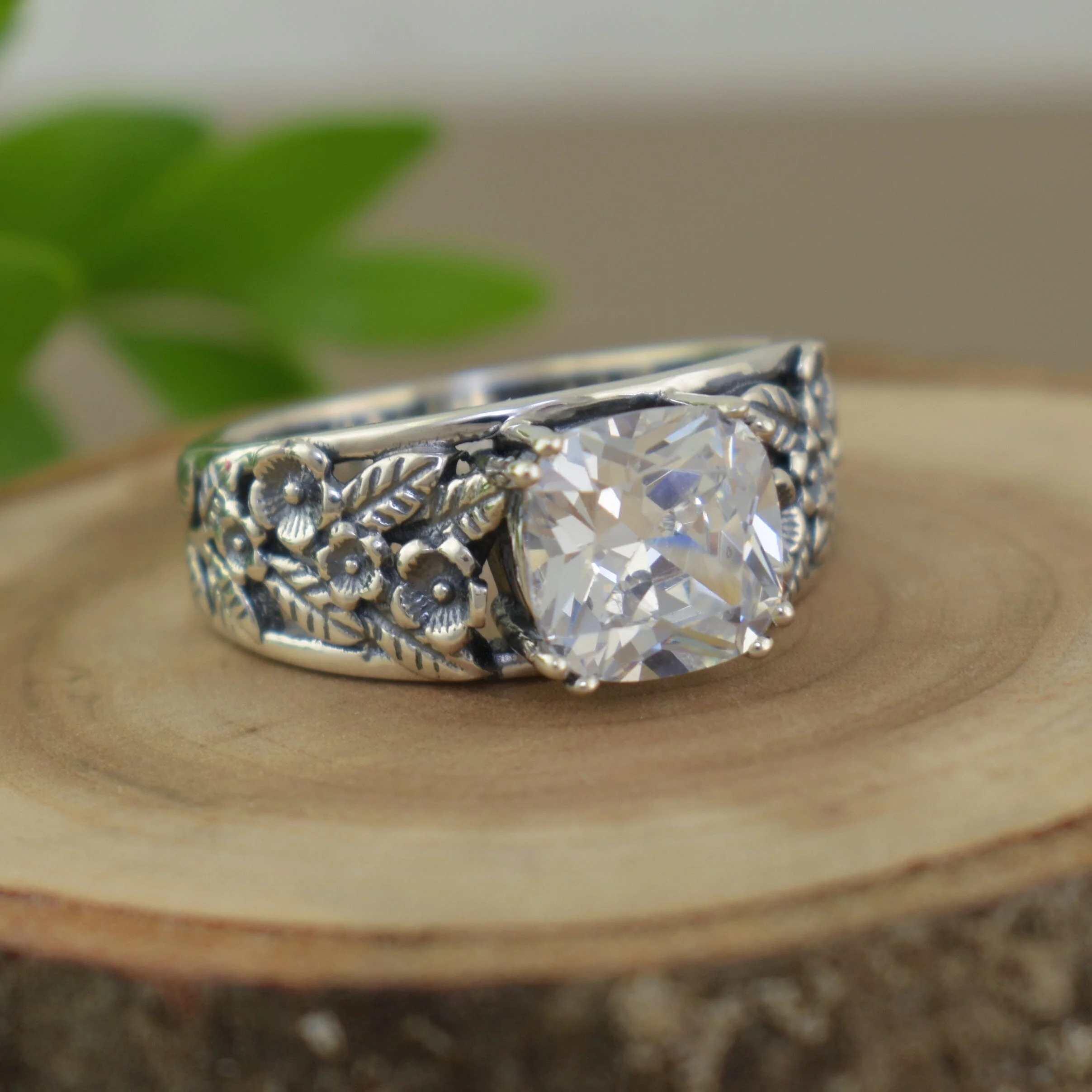 Garden Party Ring