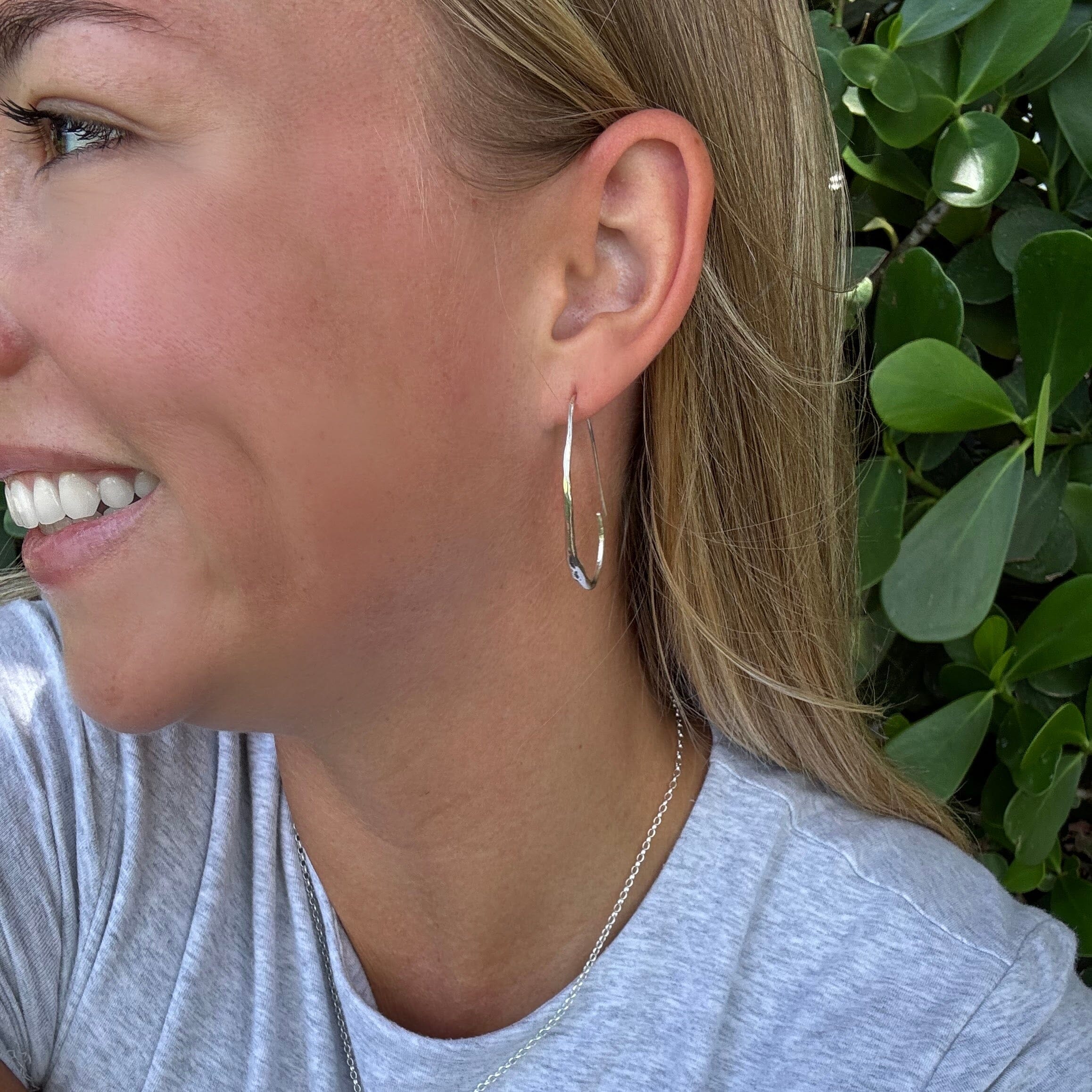 Go With the Flow Earrings - Image 4