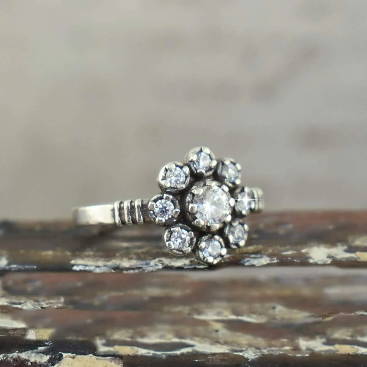 Lit'l Vintage Ring - Image 3