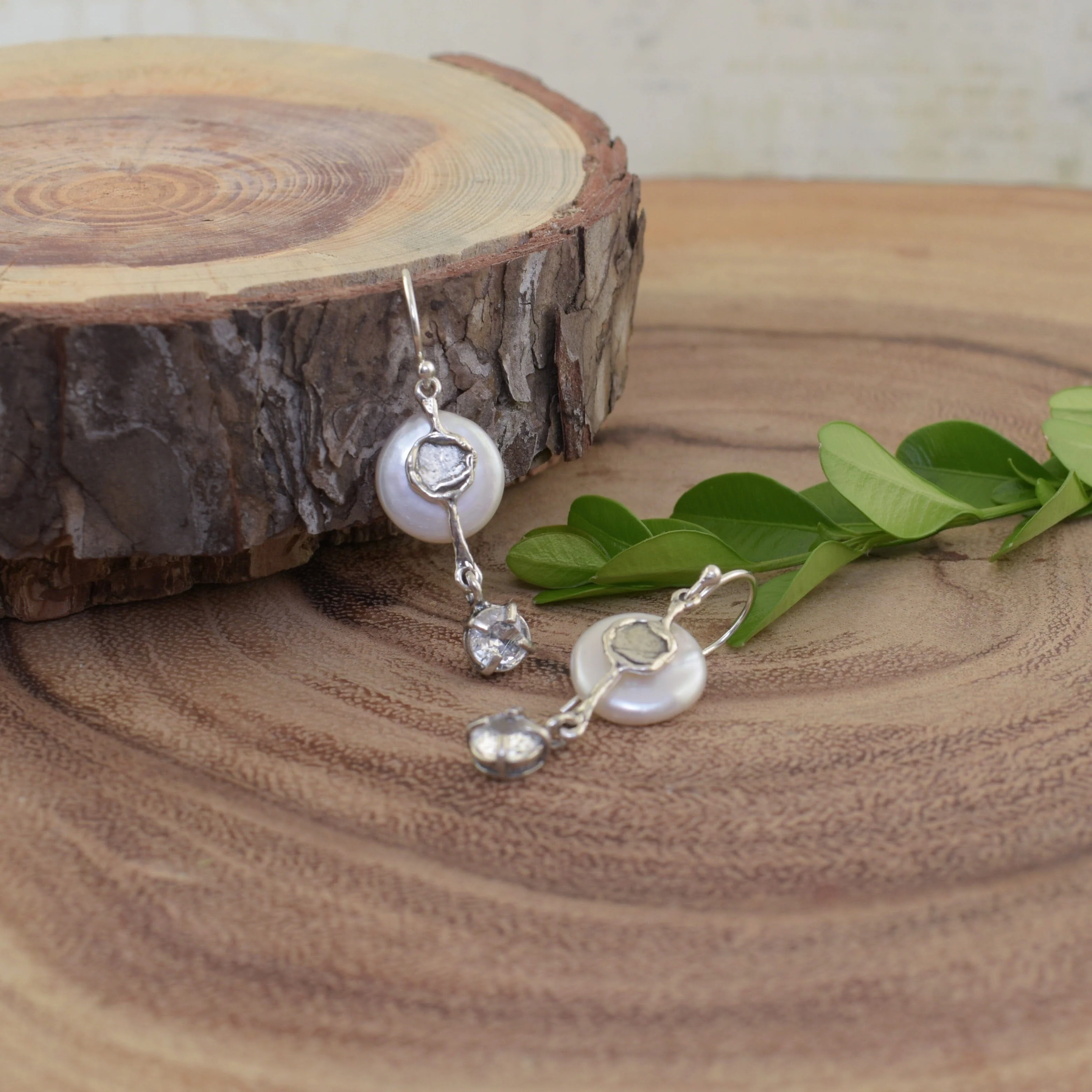 Pearl Crush Earrings - Image 3