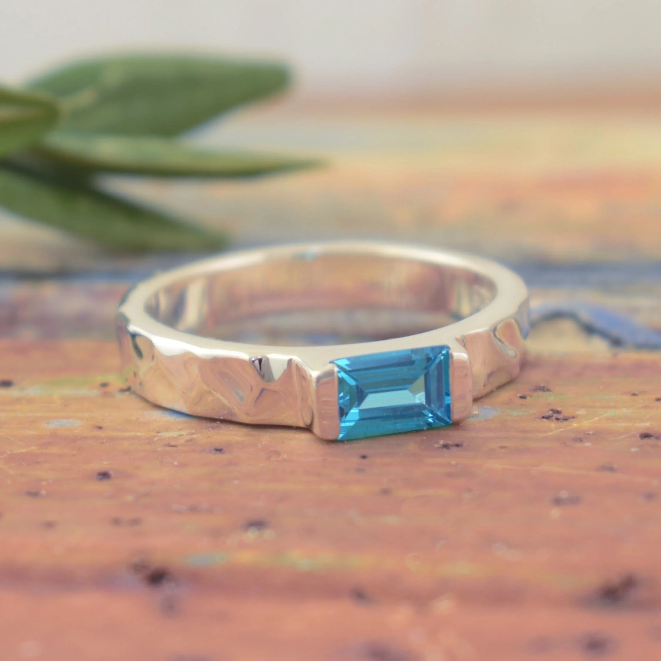 Peekablue Ring