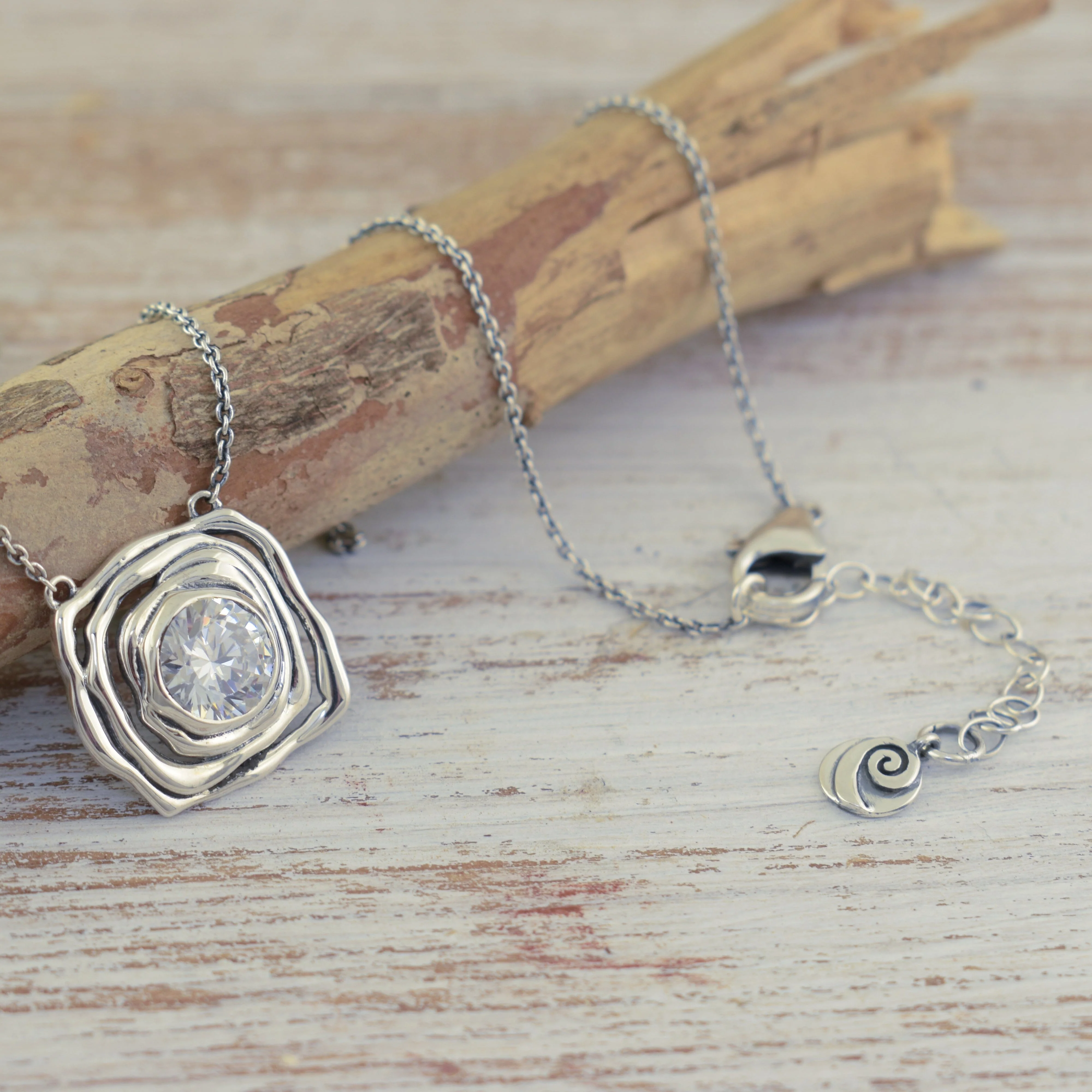 Piccadilly Square Necklace - Image 3