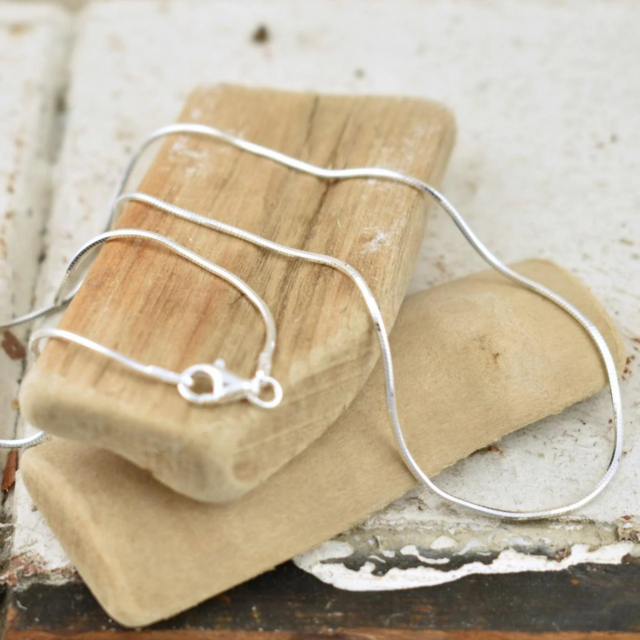 Sleek 8-Sided Chain
