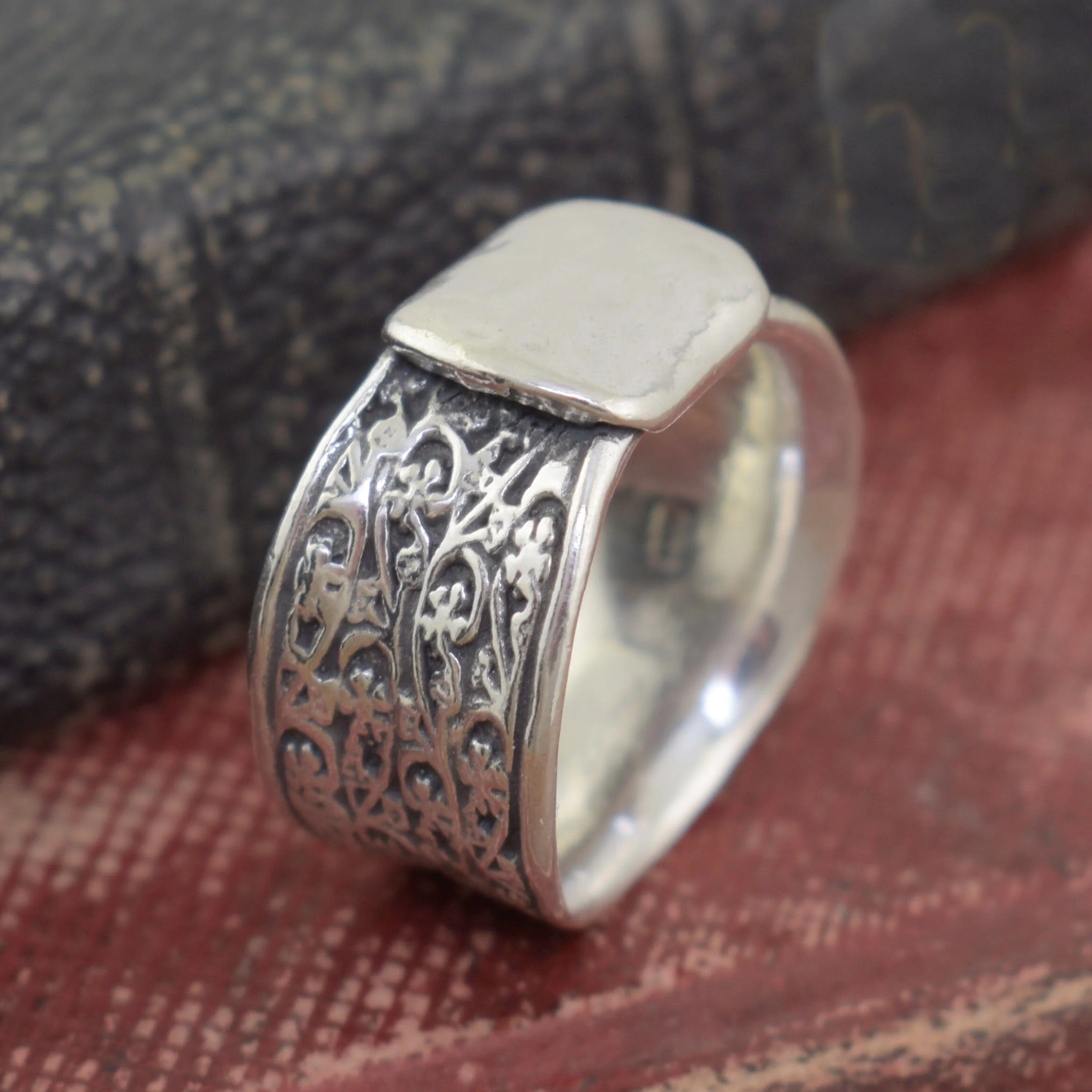 Smooth and Sassy Ring - Image 5