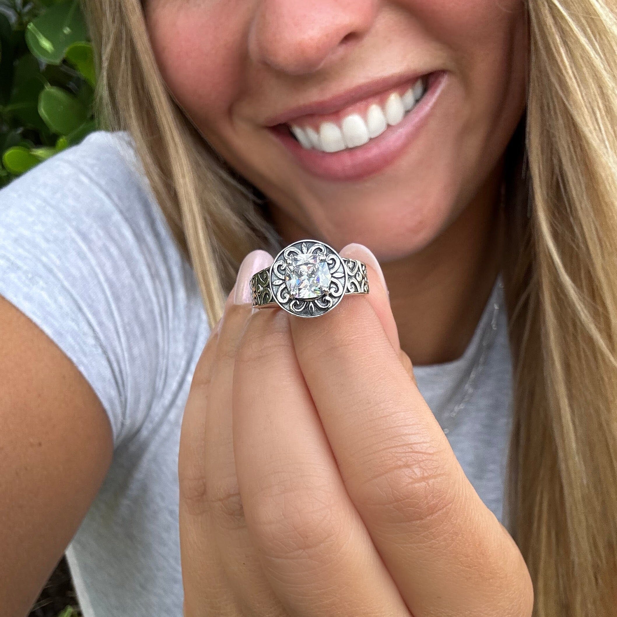 Sparkle Spree Ring - Image 4