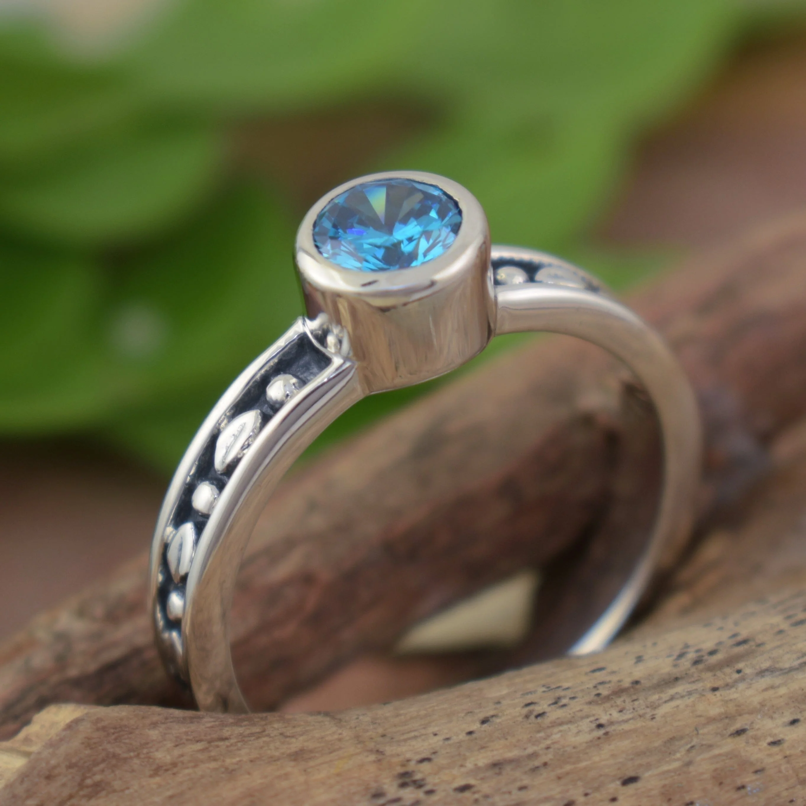 Sparkling Blue Ring - Image 3
