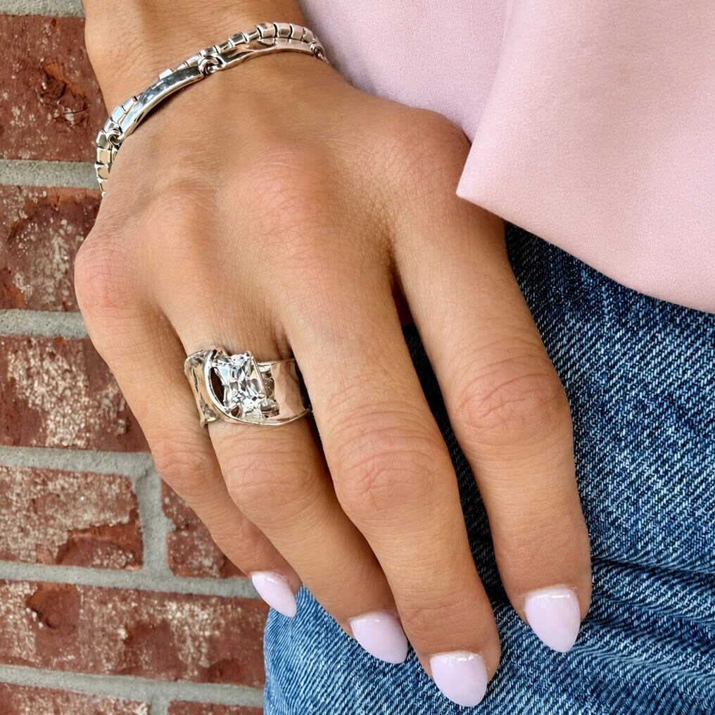 The Show-Off Ring - Image 2